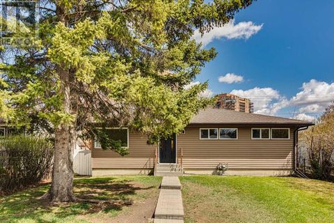 30 Hutton Place SW Calgary AB T2V3B6