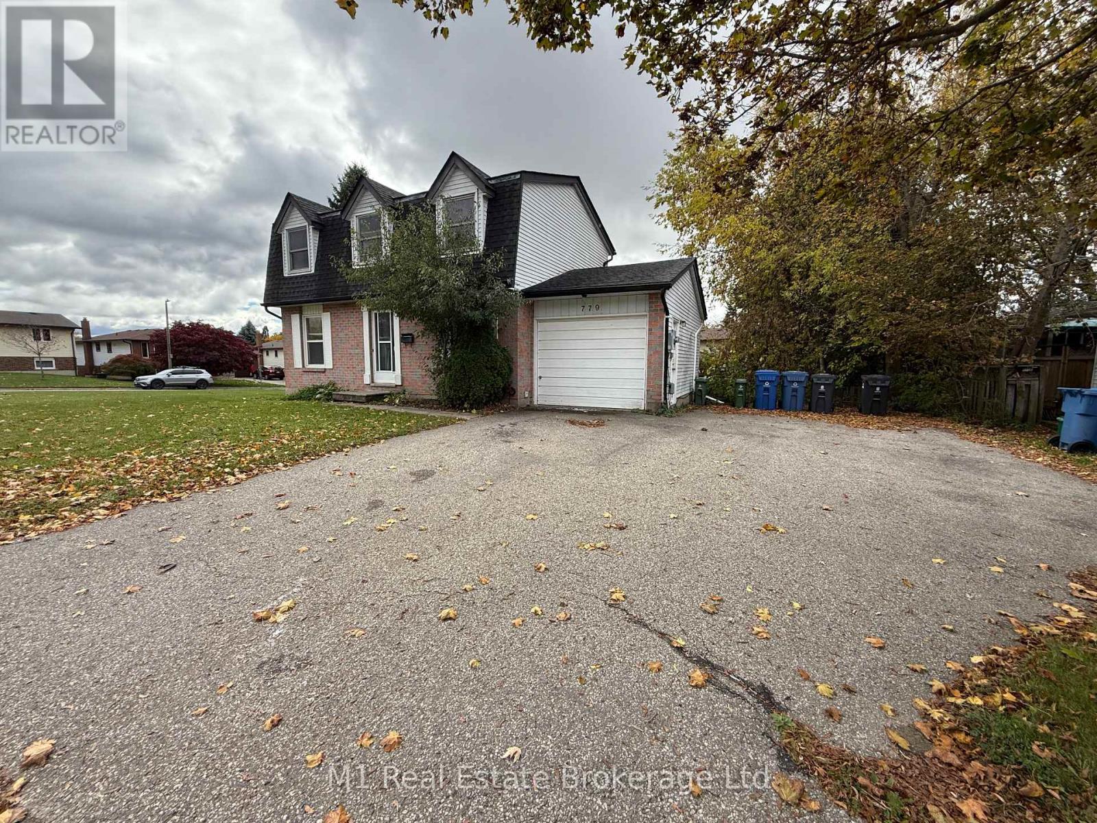 779 SCOTTSDALE DRIVE