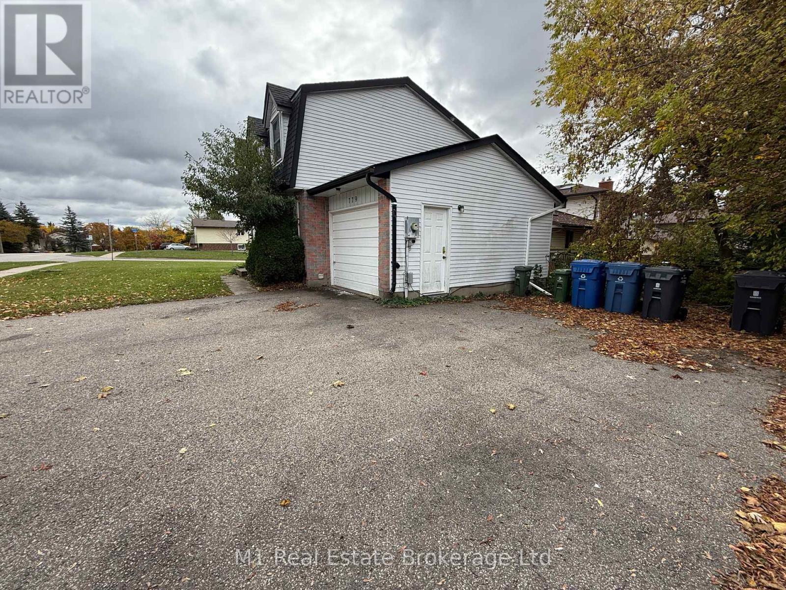 779 SCOTTSDALE DRIVE