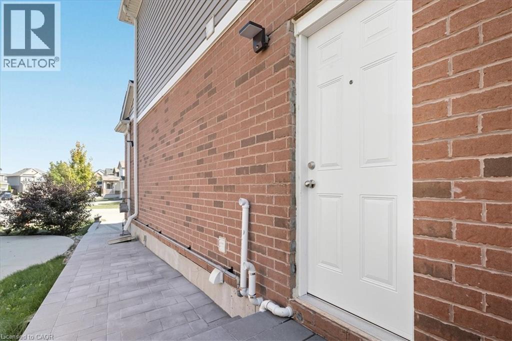 304 FALLING GREEN Crescent