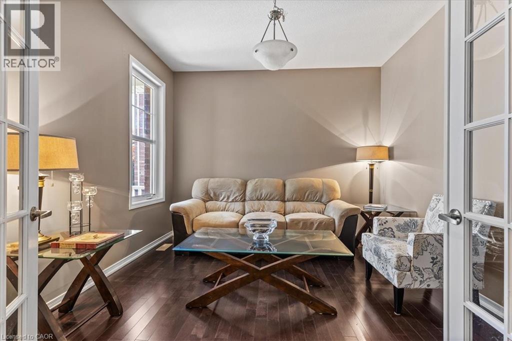 304 FALLING GREEN Crescent