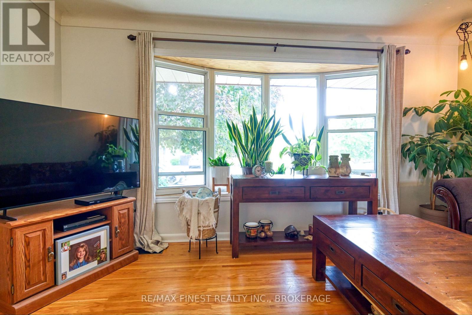 107 CASTERTON AVENUE