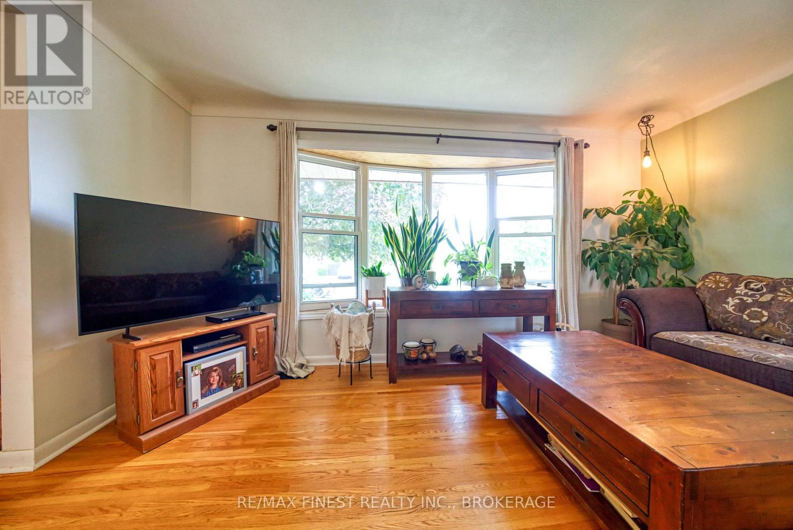 107 CASTERTON AVENUE