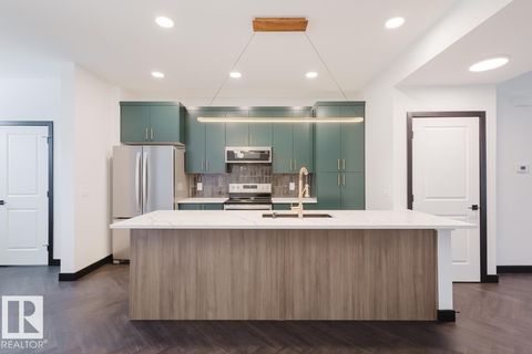 2124 CROSSBILL LN NW Edmonton AB T6W4V8