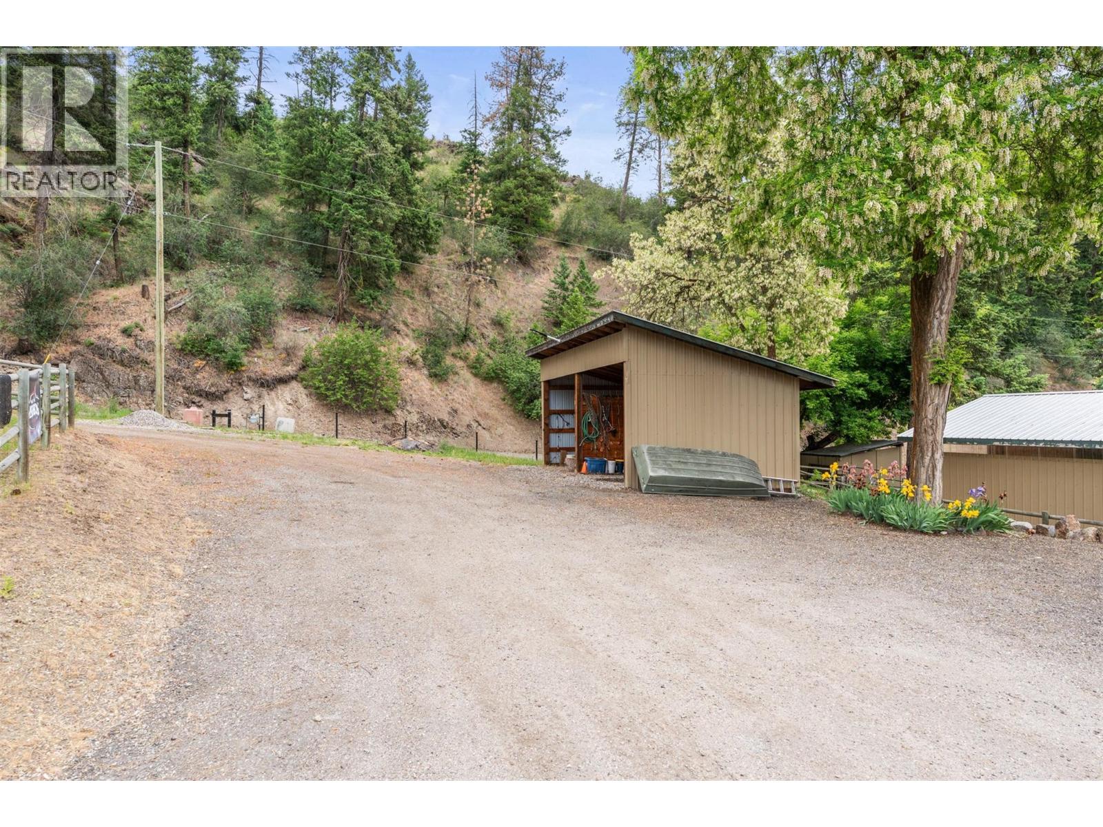 4666 Grandview Flats Road N