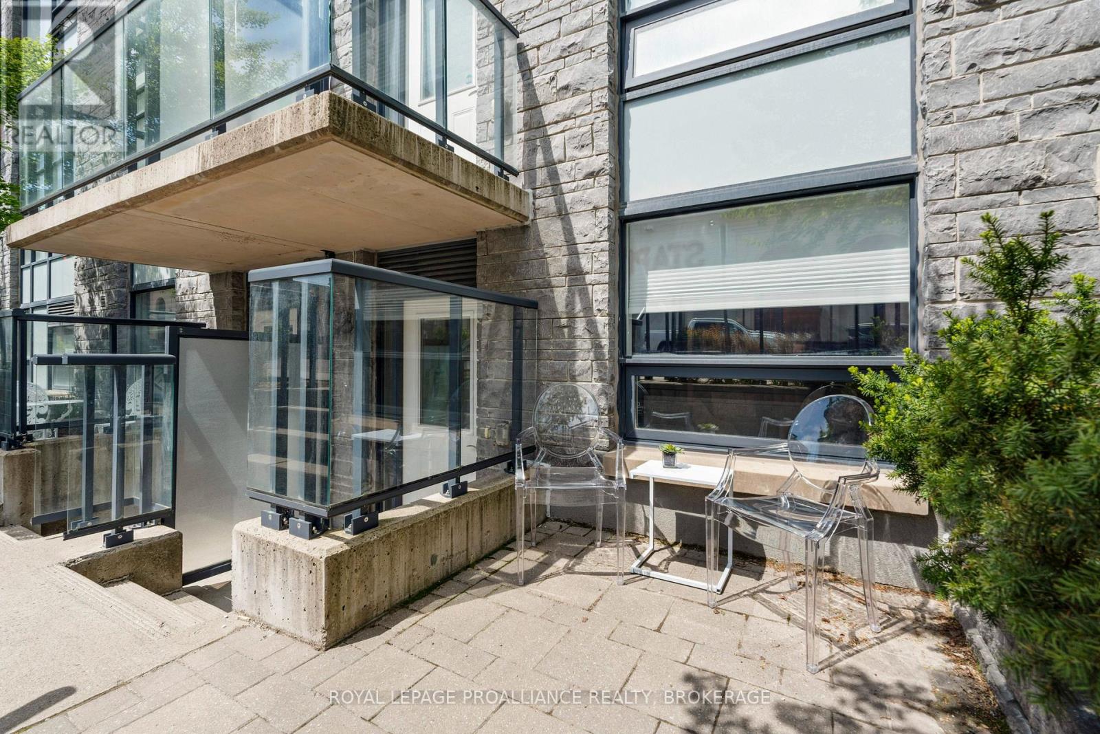 4A - 121 QUEEN STREET