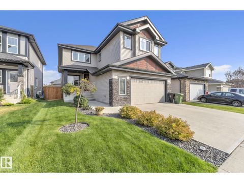 42 ELLICE BN Fort Saskatchewan AB T8L0V1