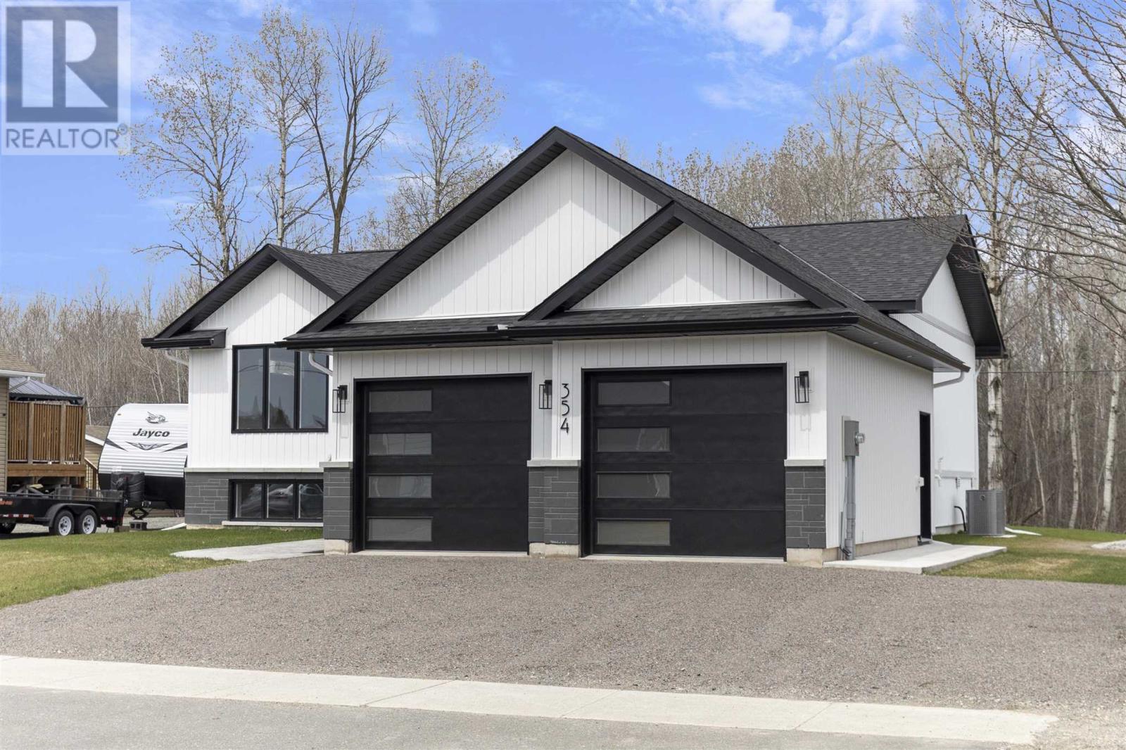 354 Rossmore RD