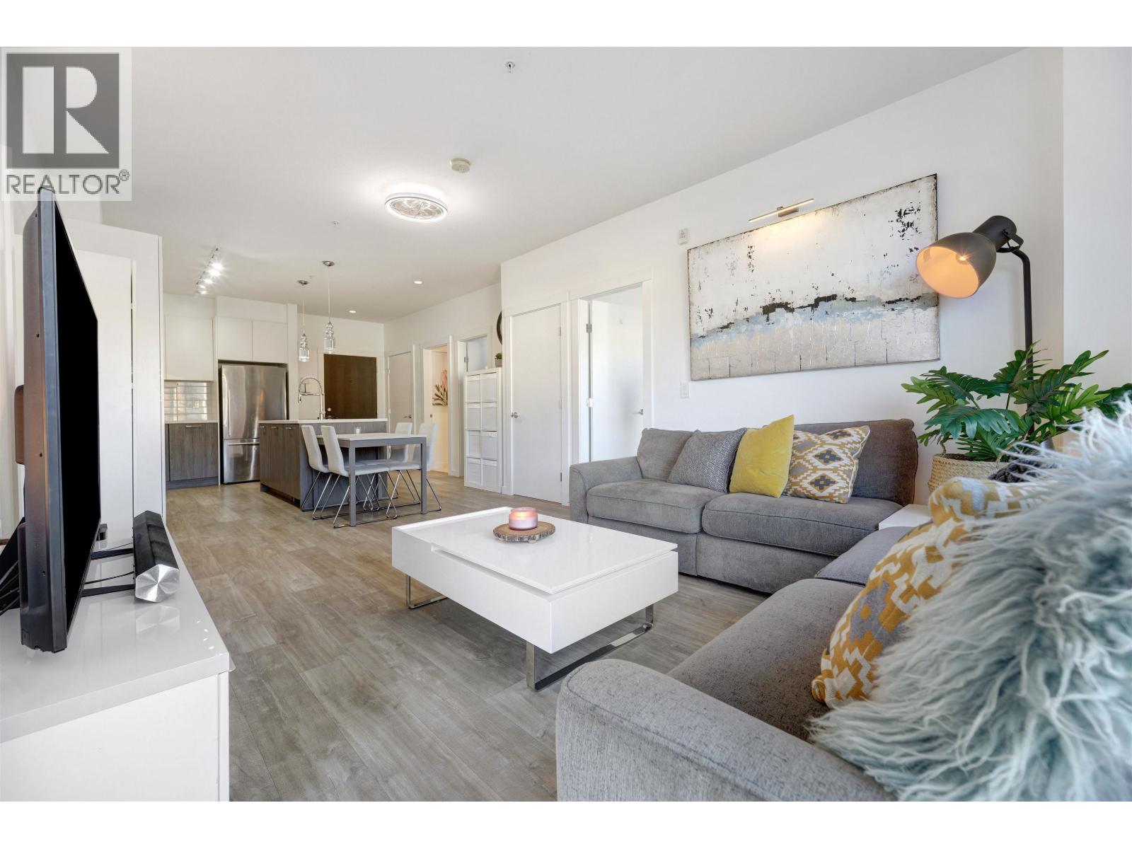 306 625 E 3RD STREET