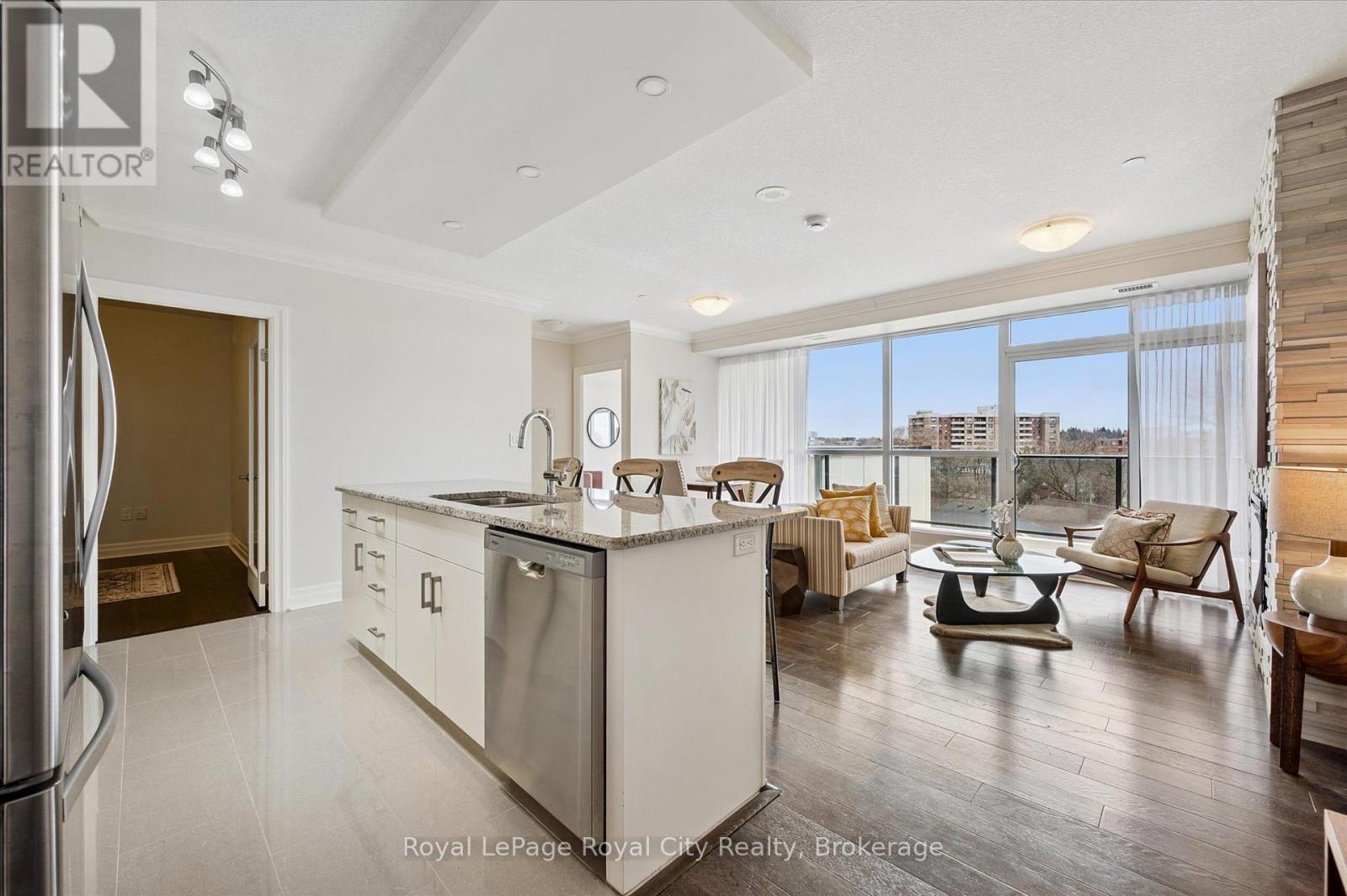 413 - 150 WELLINGTON STREET E