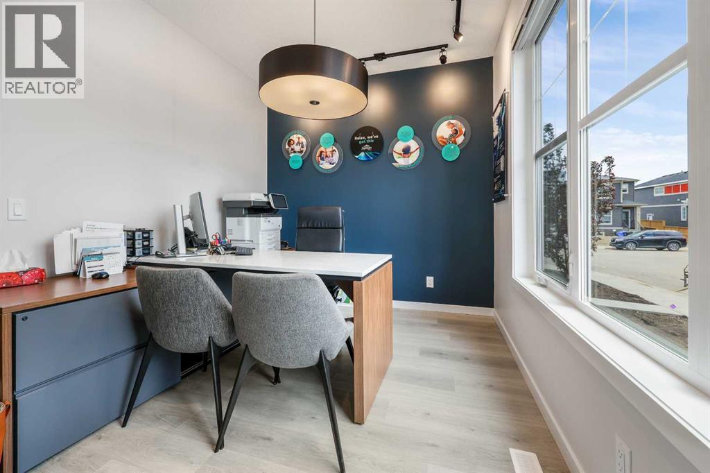 16 Amblefield View NW