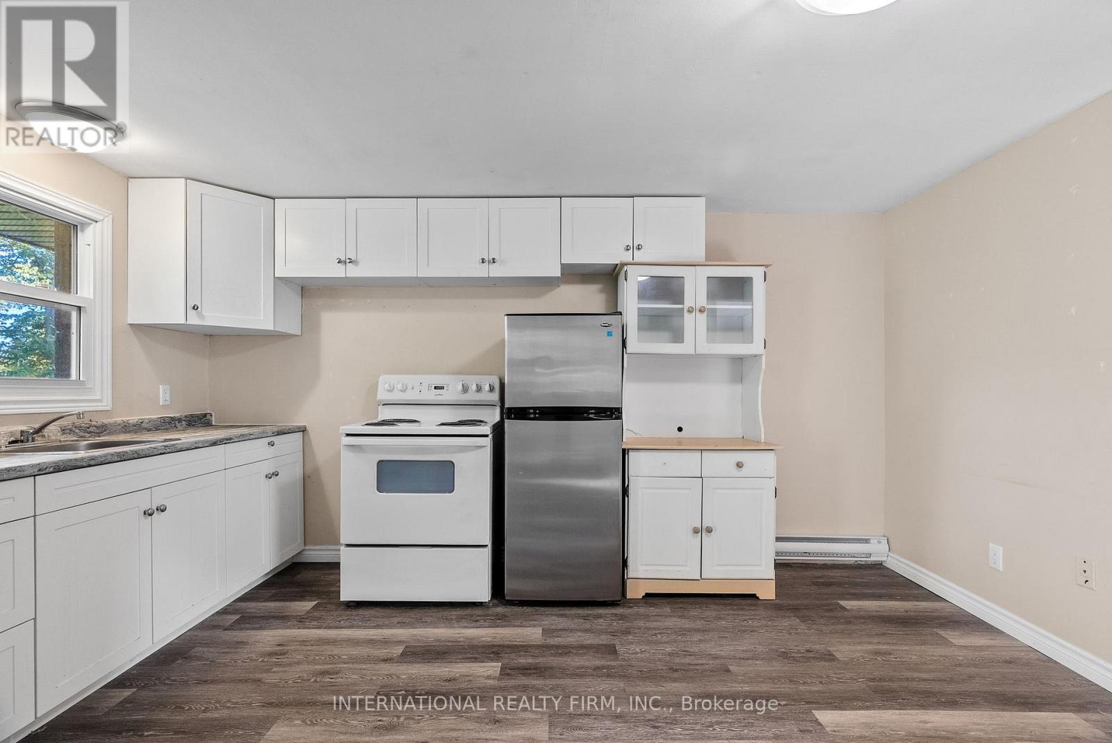 9921 SUPERIOR STREET