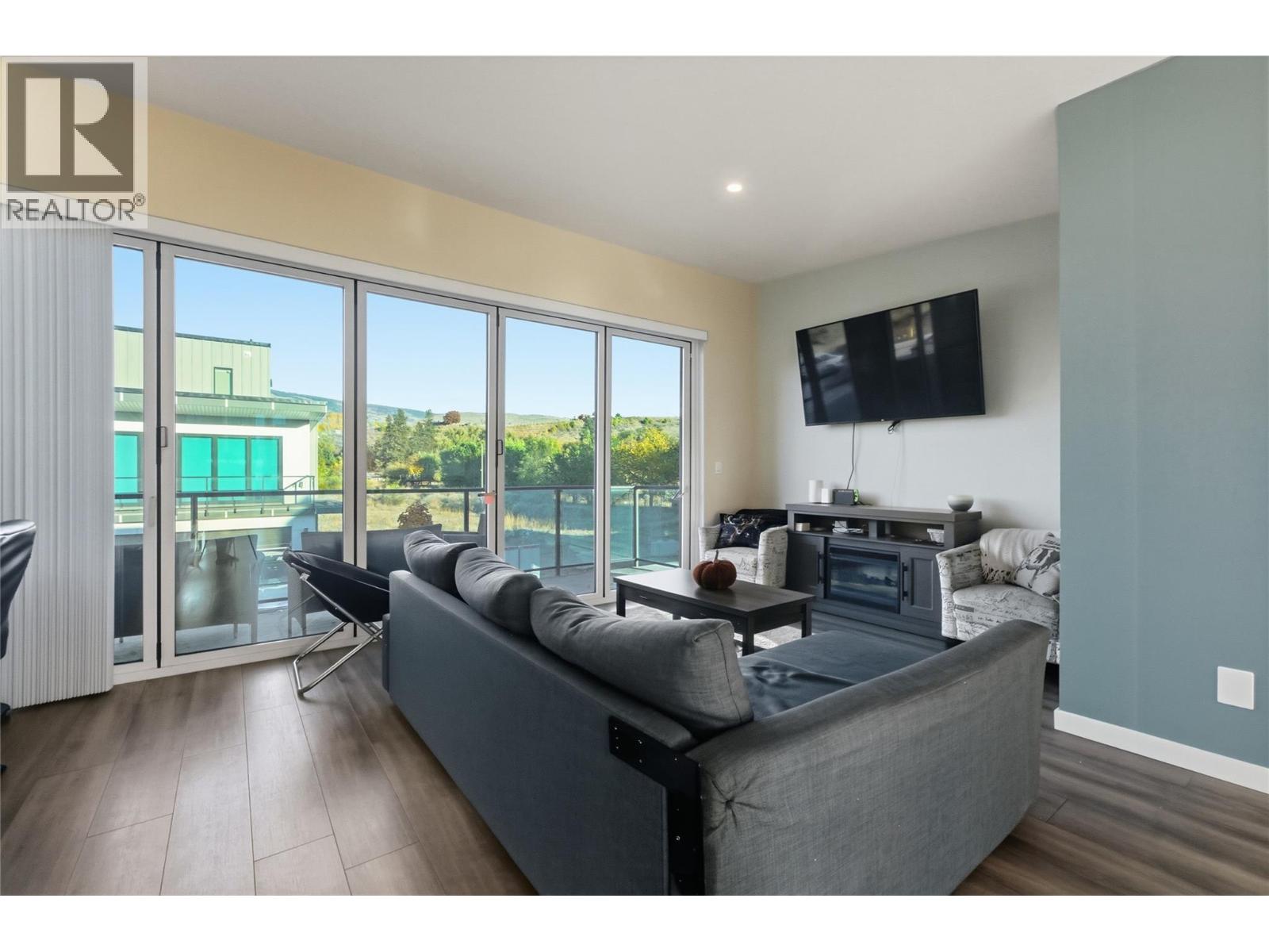 5995 Oliver Landing Crescent Unit# 4