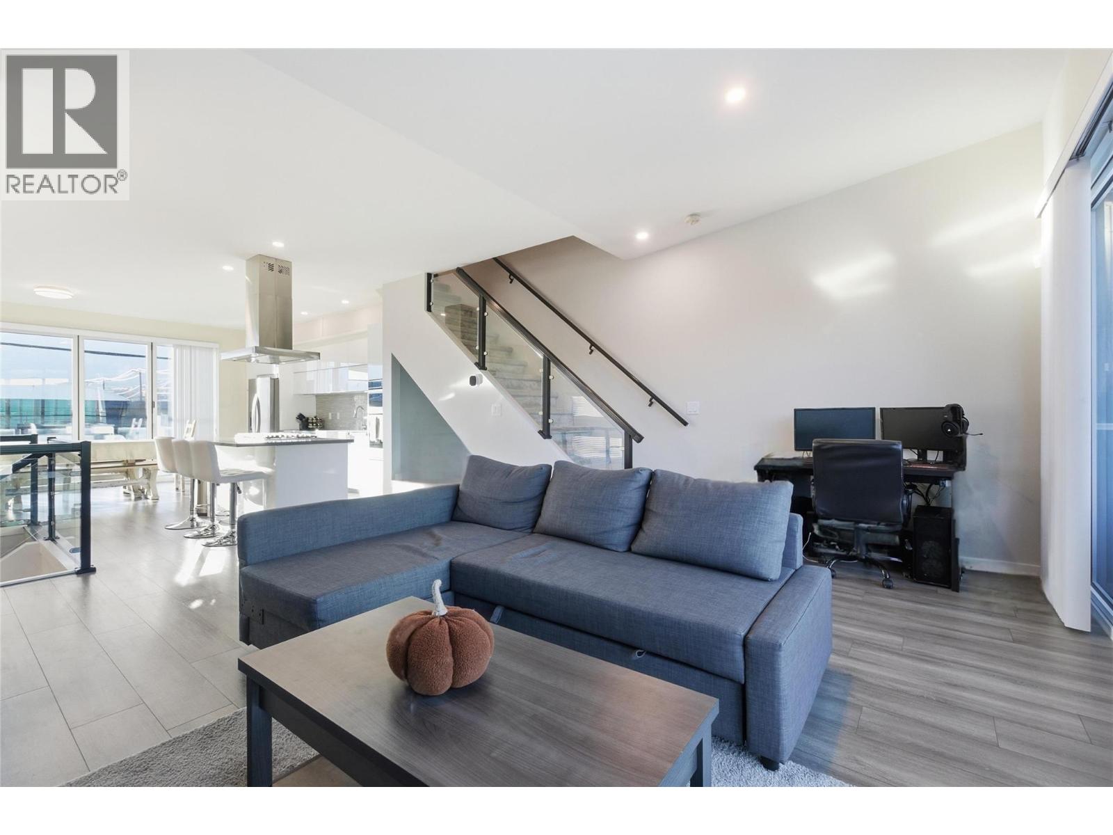 5995 Oliver Landing Crescent Unit# 4