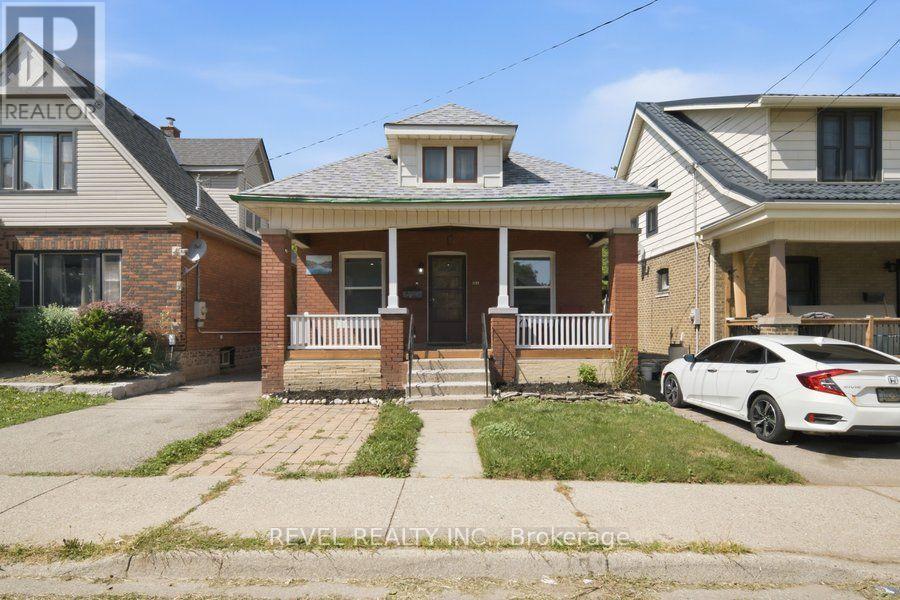104 MARY STREET