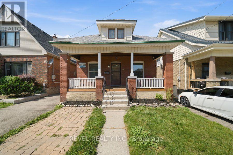 104 MARY STREET