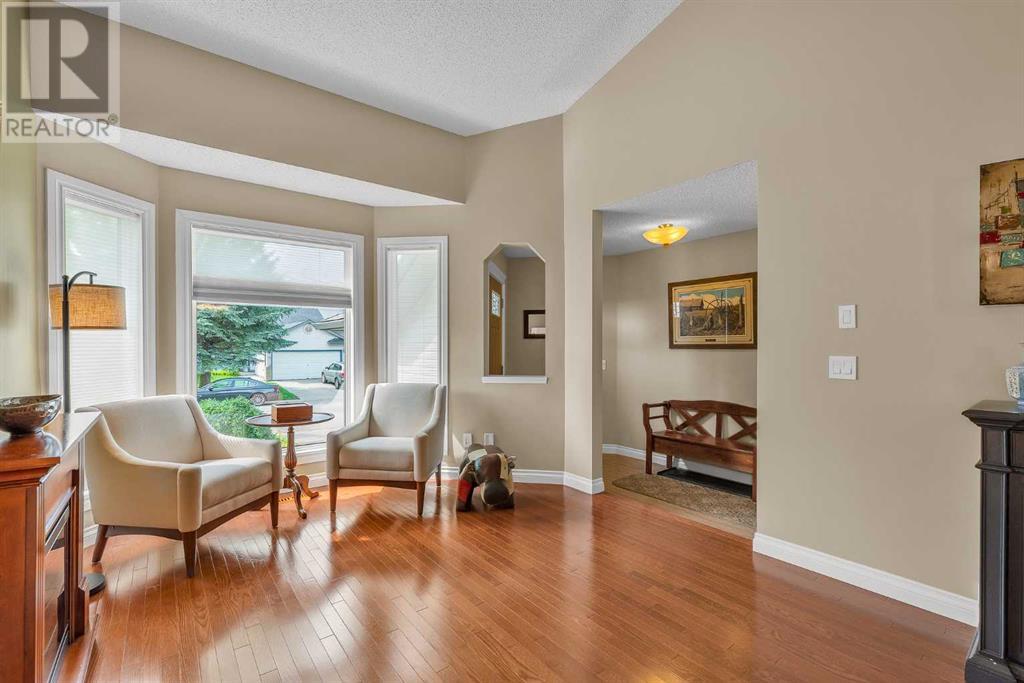 112 Douglas Glen Mews SE