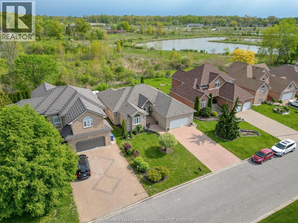 2703 LOMBARDY CRESCENT