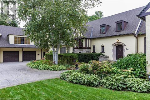 36 CAYLEY Street Dundas ON L9H2E7