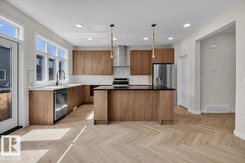 5822 KOOTOOK LINK LI SW Edmonton AB T6W4Z6