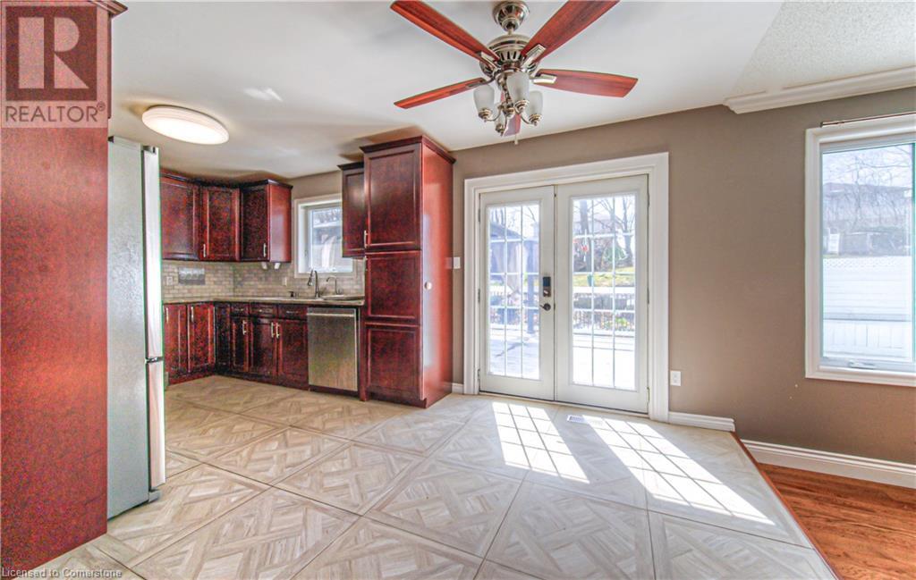 35 WILDLARK Crescent
