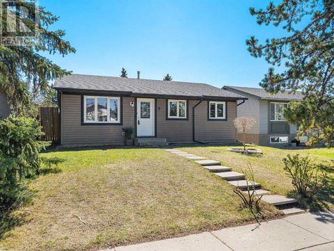 9 Aspen Crescent SE Airdrie AB T4B1K2