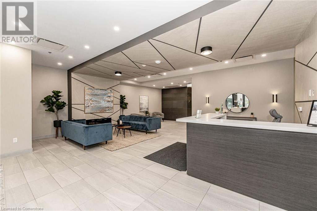 60 CHARLES Street W Unit# 2904