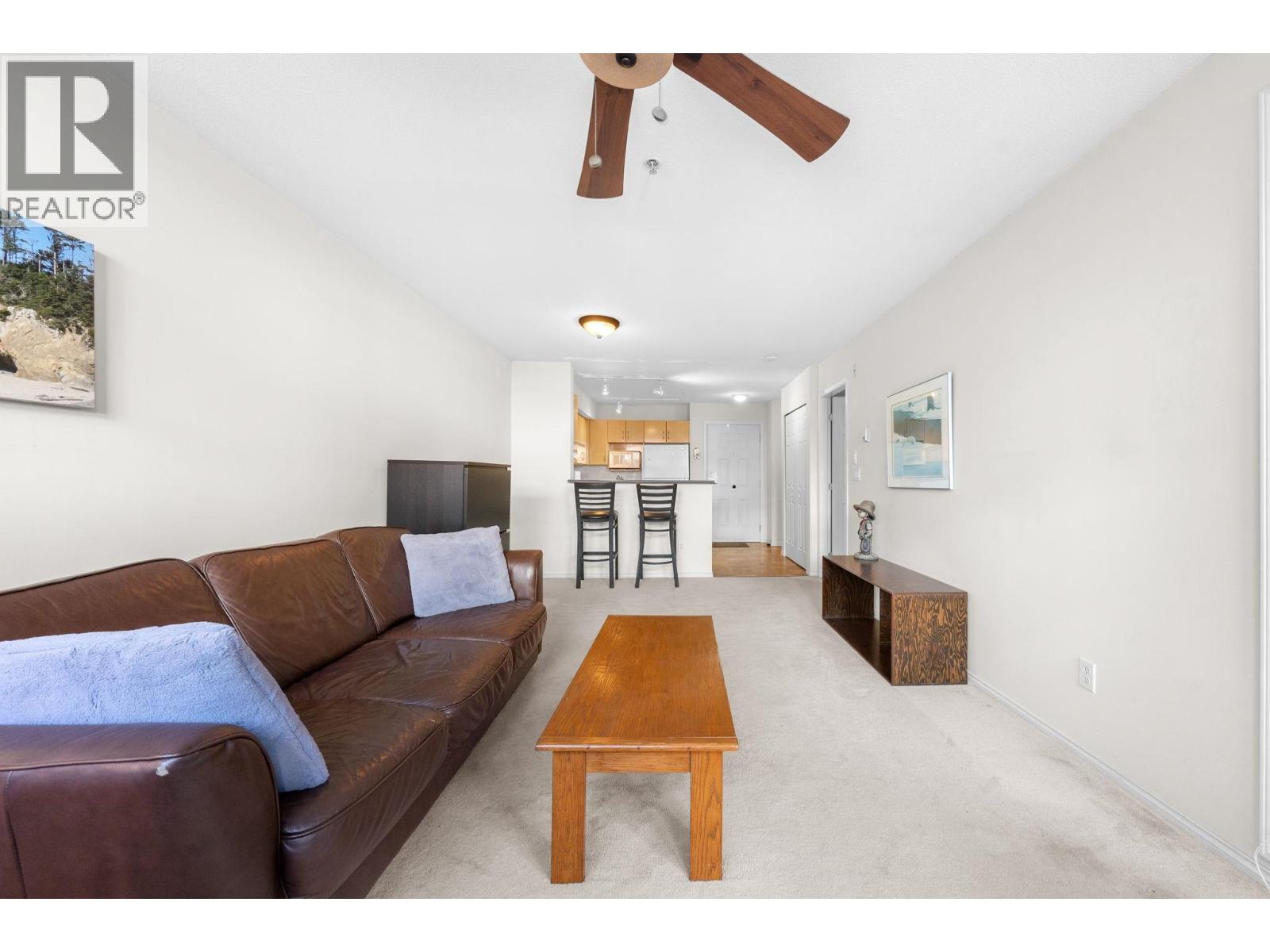 405 305 LONSDALE AVENUE