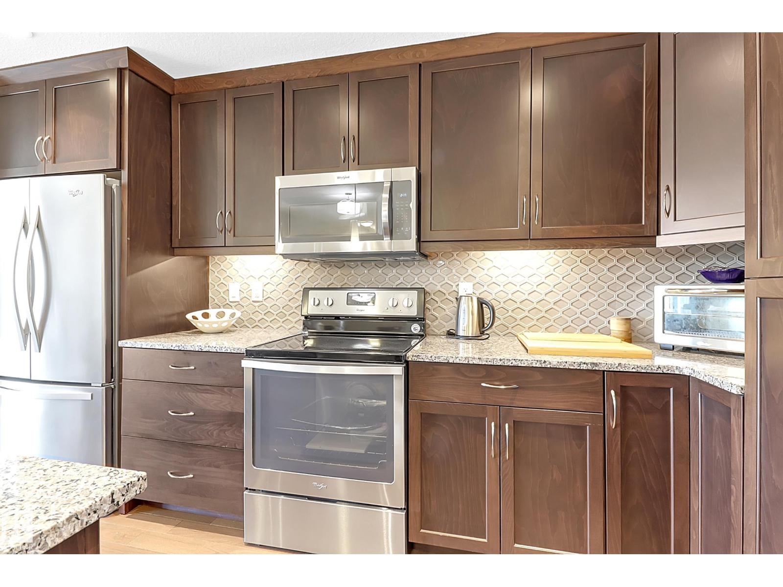 #226 11074 ELLERSLIE RD SW