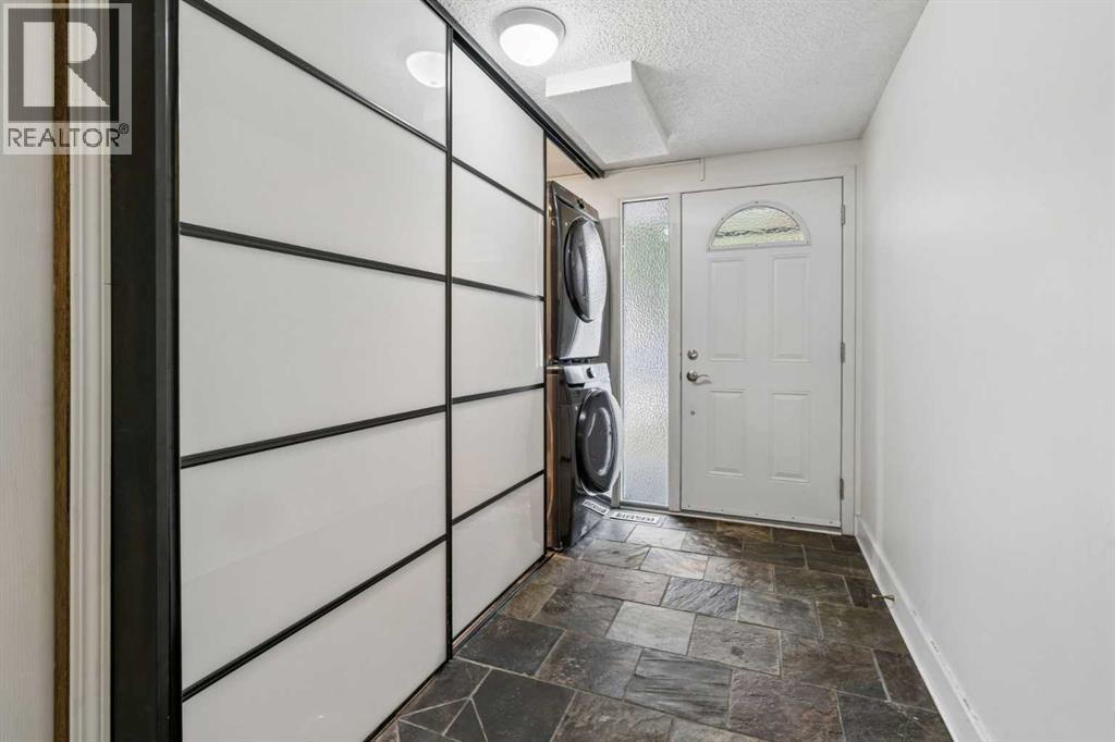 25, 1011 Canterbury Drive SW