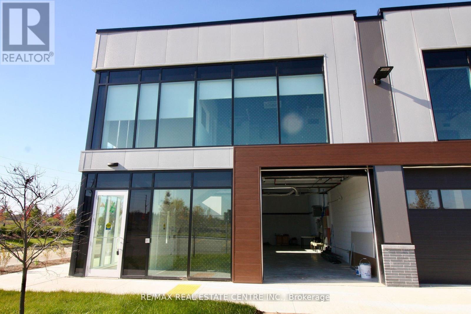 16 - 587 HANLON CREEK BOULEVARD