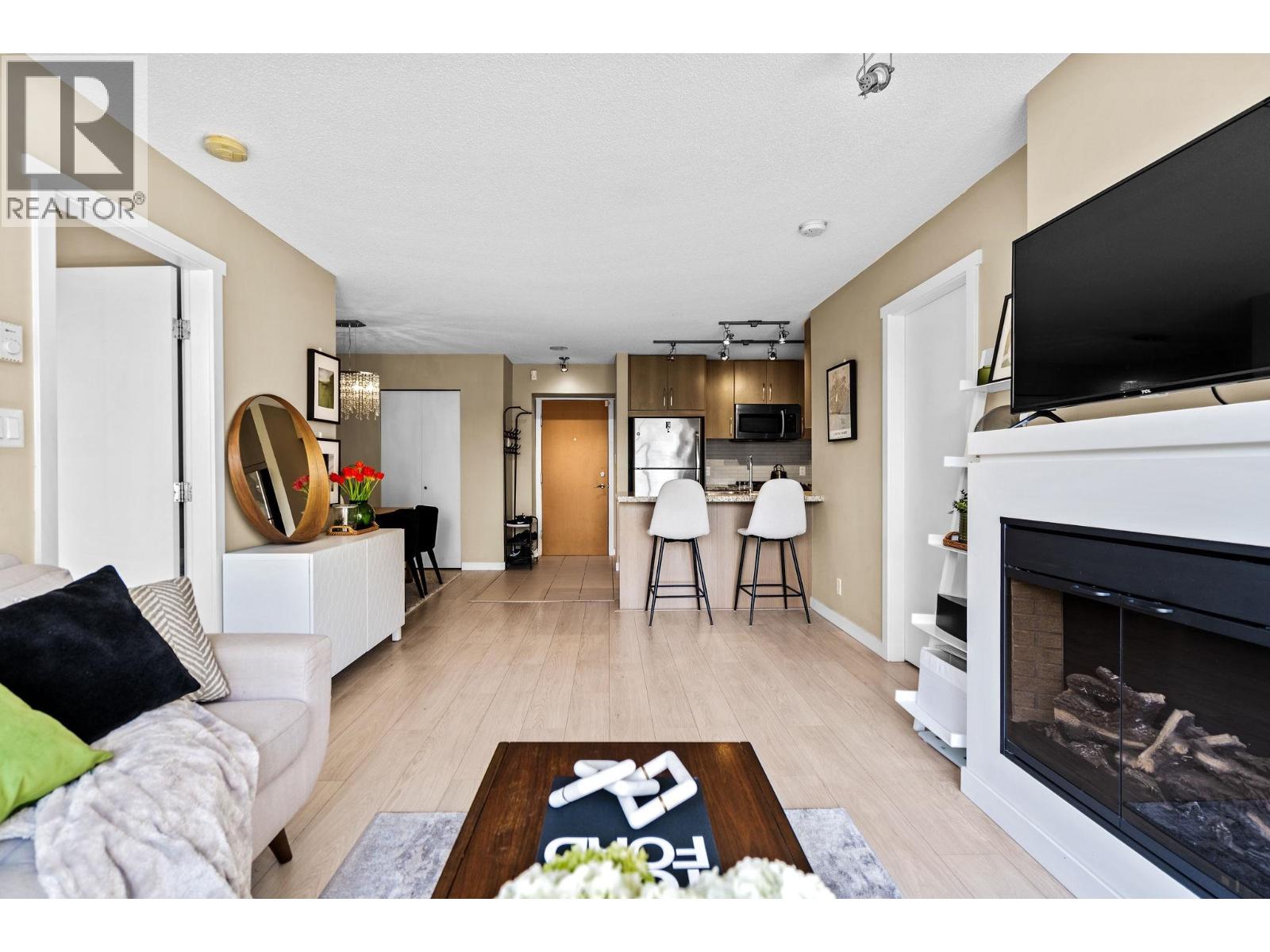 1009 660 NOOTKA WAY