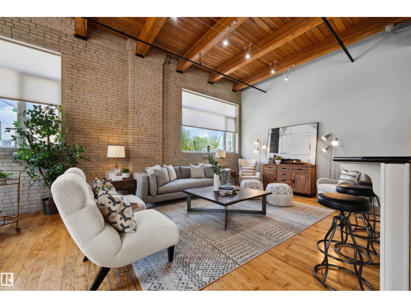 #111 10309 107 ST NW