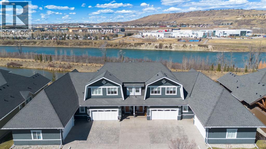 44 Riviera Way