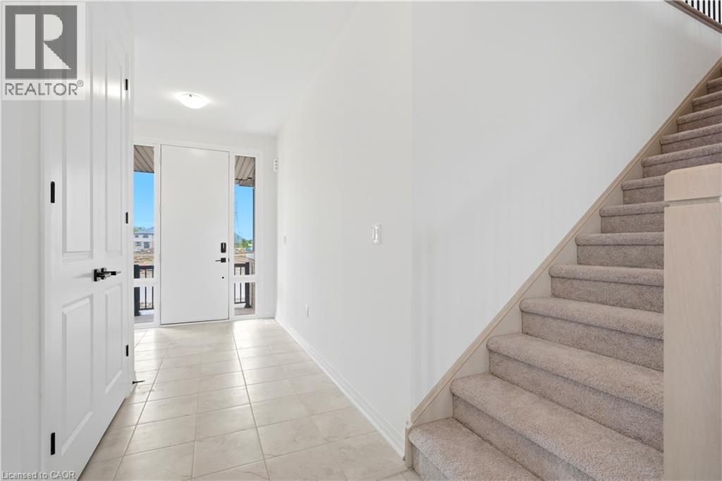 14 HEPBURN Place N