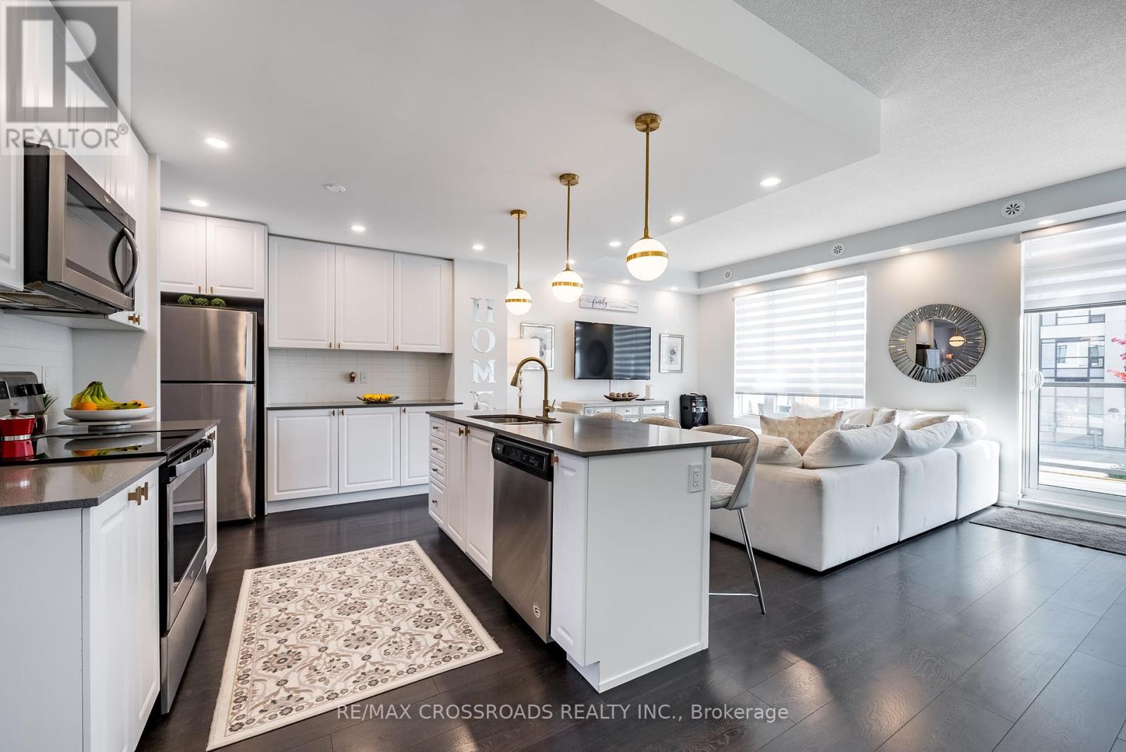 TH16 - 1245 BAYLY STREET