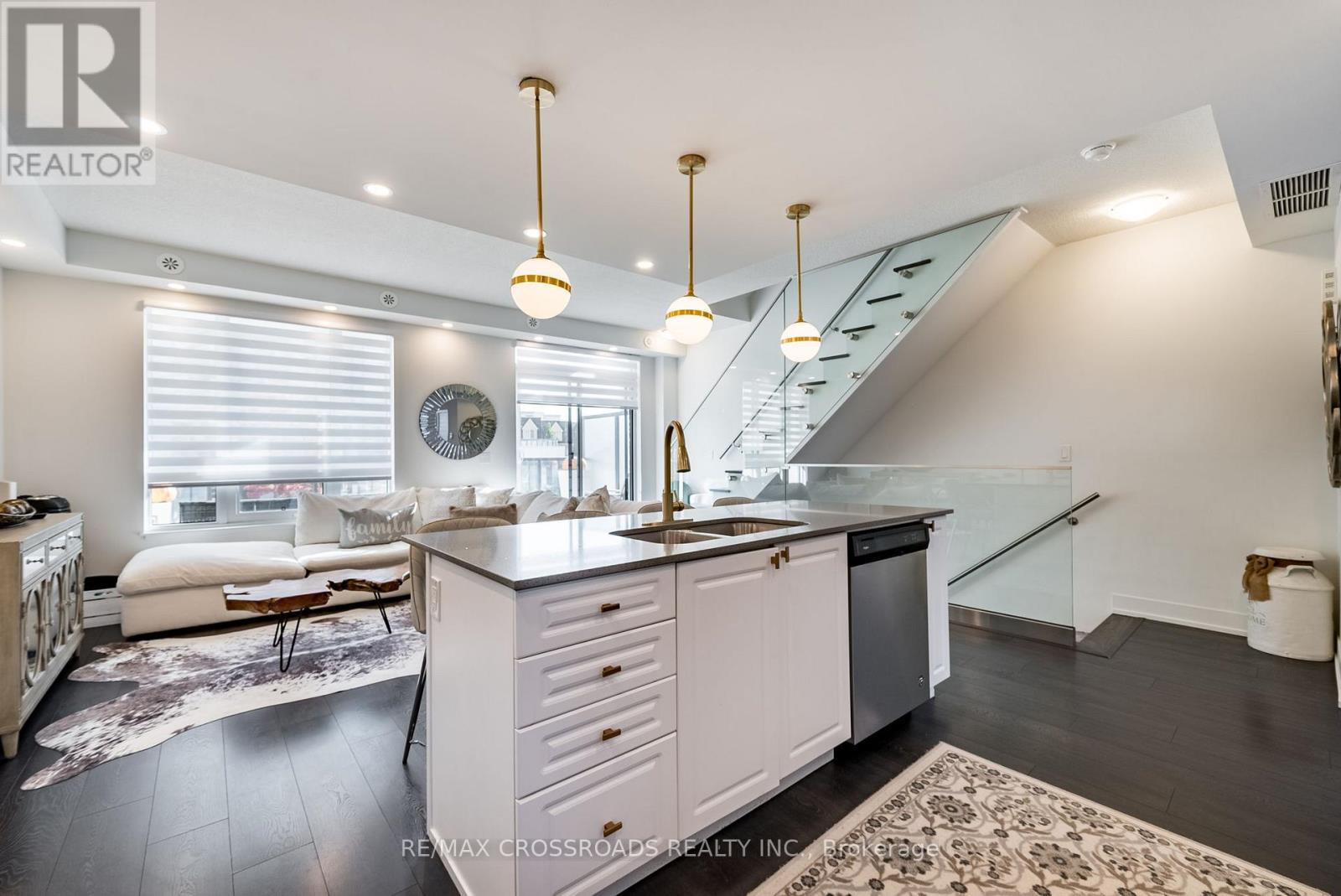 TH16 - 1245 BAYLY STREET