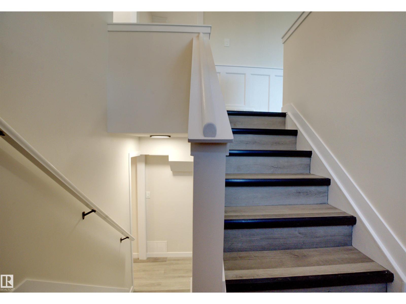 18412 92 AV NW