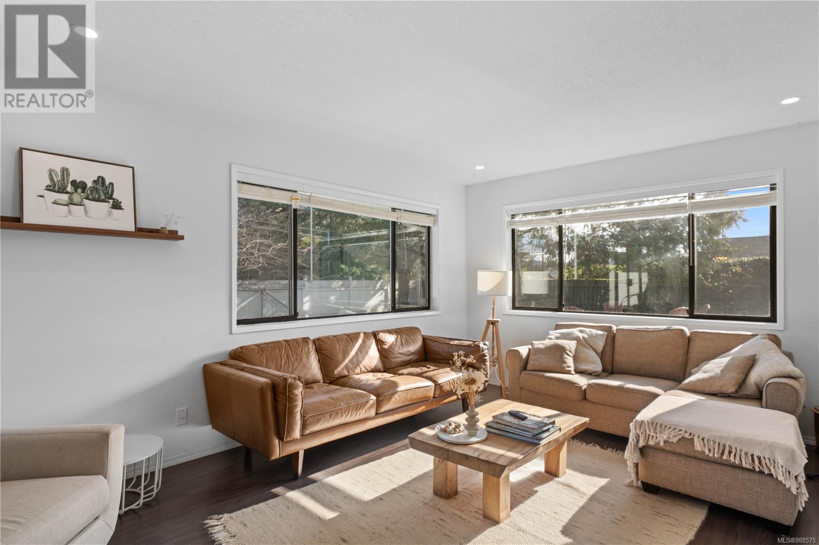 702 Camas Way