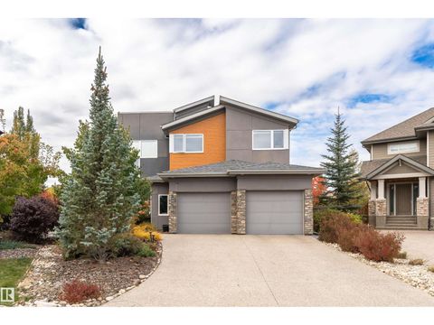 7404 MAY CM NW Edmonton AB T6R0V3