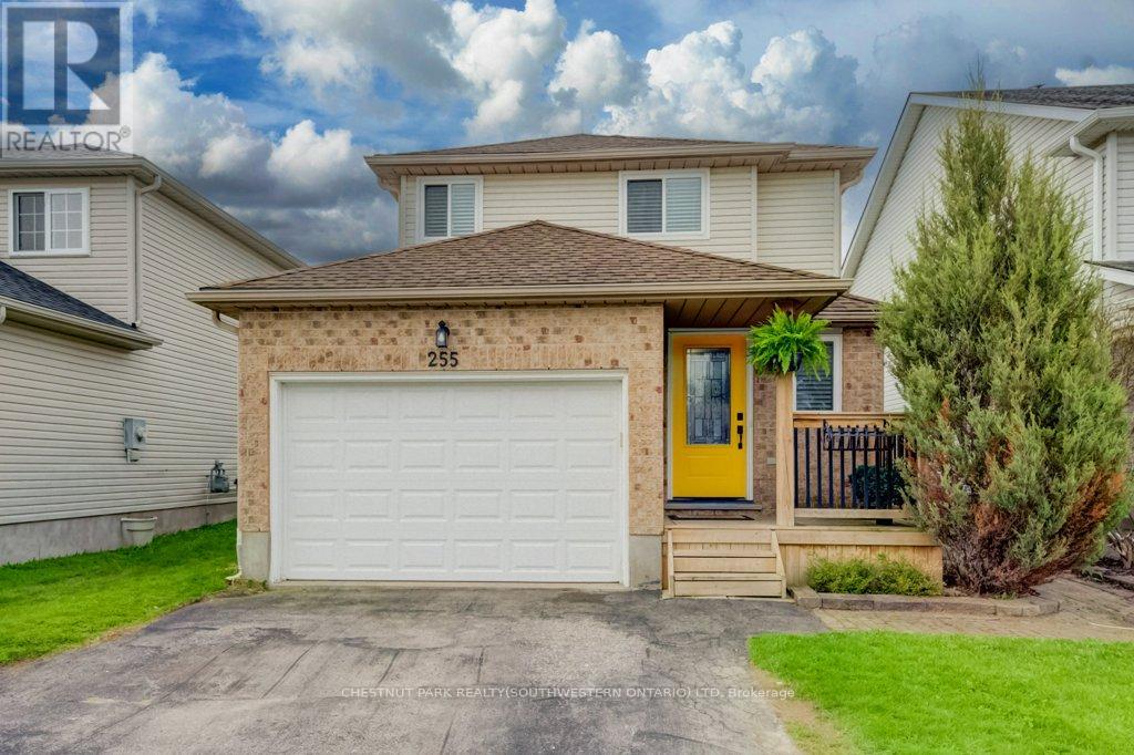 255 HIGHBROOK CRESCENT W