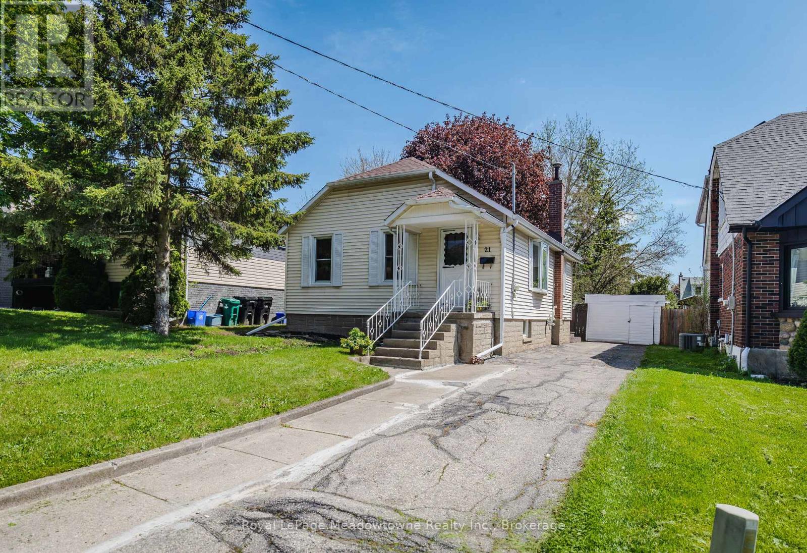 21 ELGIN STREET N