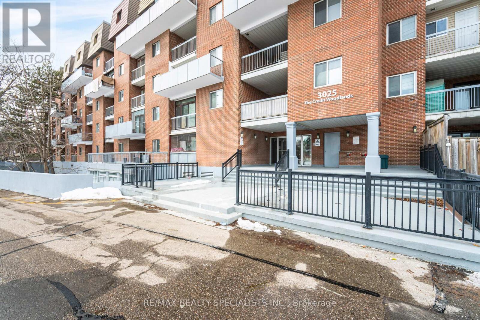 325 - 3025 THE CREDIT WOODLANDS ROAD