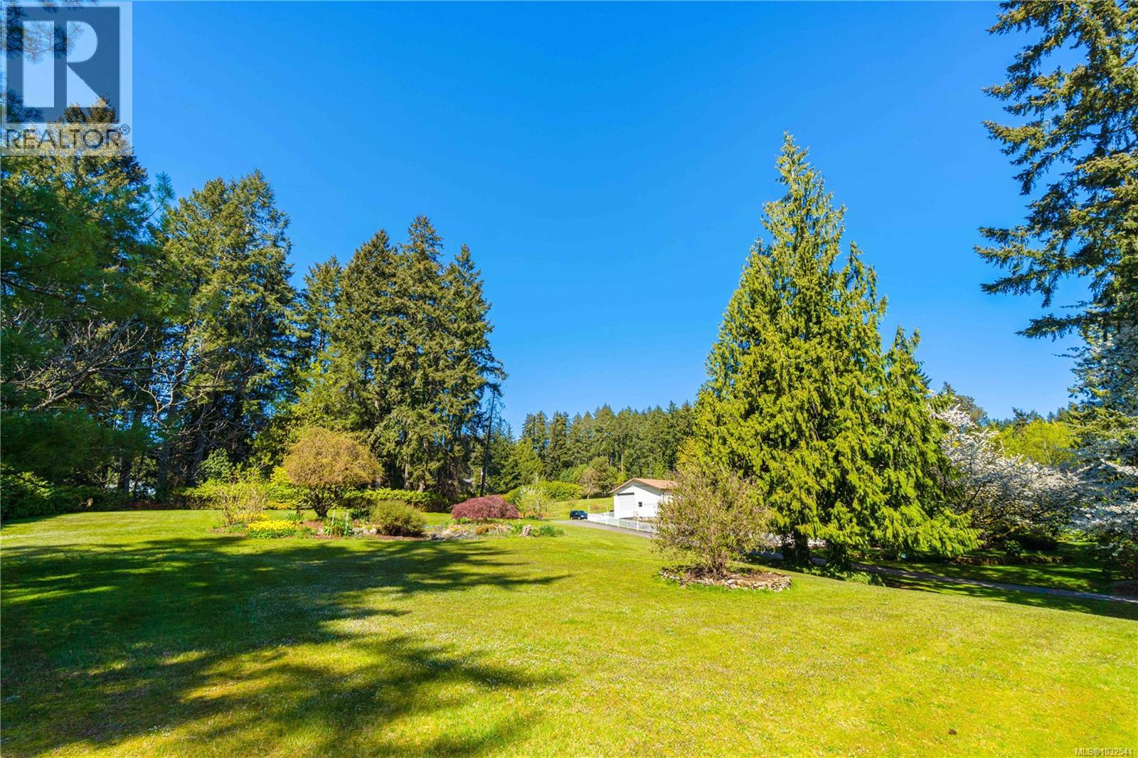 LT 13-16 Hartman Ave