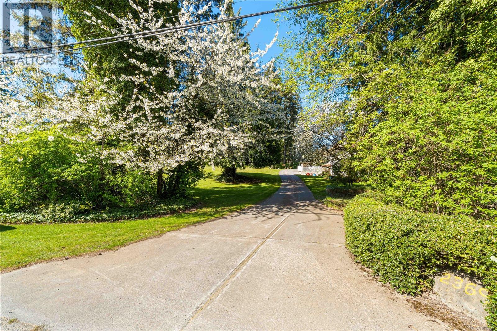 LT 13-16 Hartman Ave