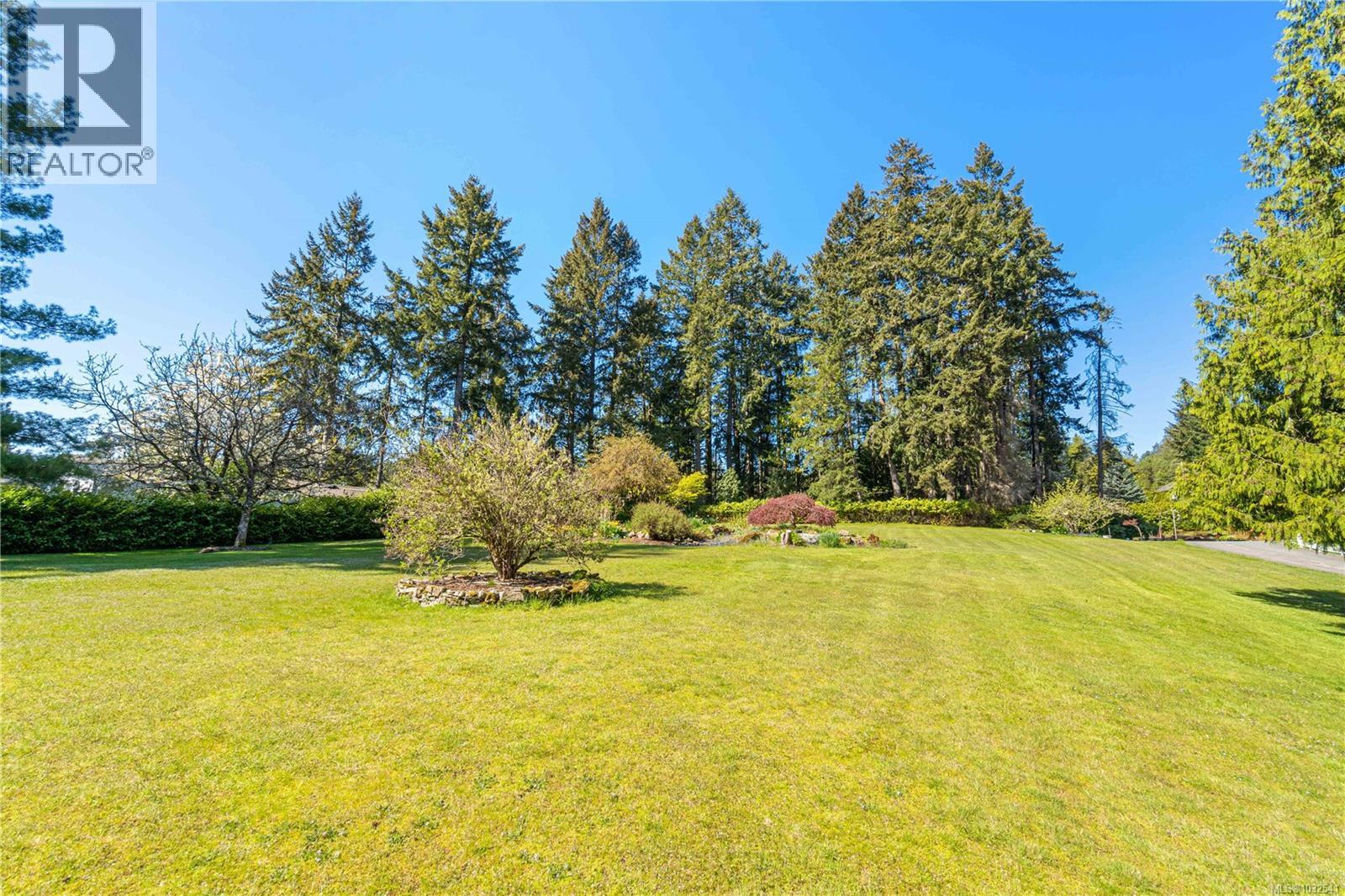 LT 13-16 Hartman Ave