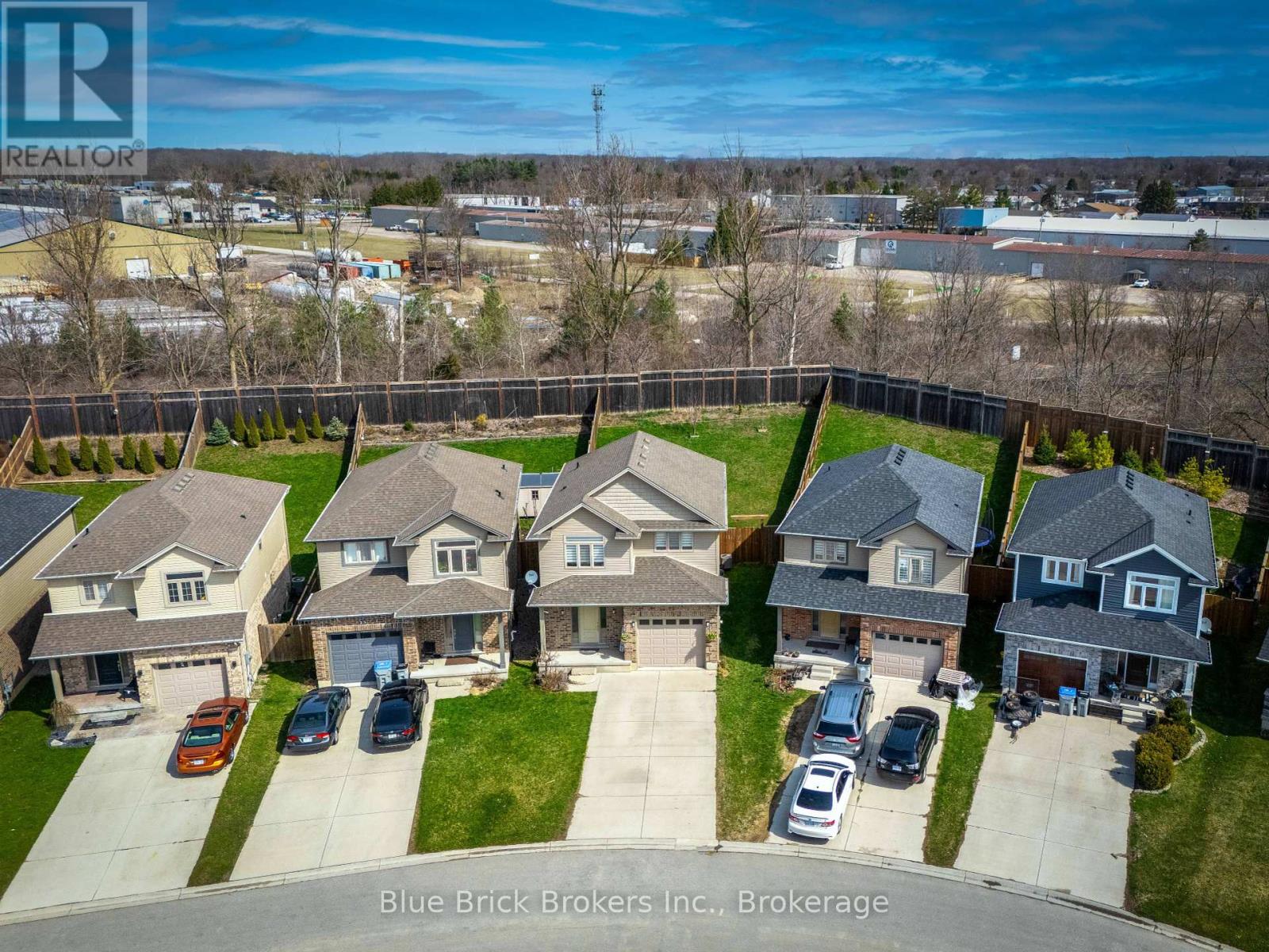 25 QUEENSWAY DRIVE