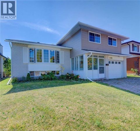 1493 QUEENS Boulevard Kitchener ON N2M1E3