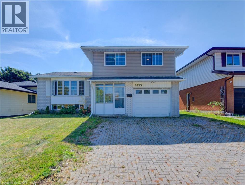 1493 QUEENS Boulevard