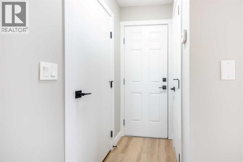 7620 27 Street SE Calgary AB T2C1E7